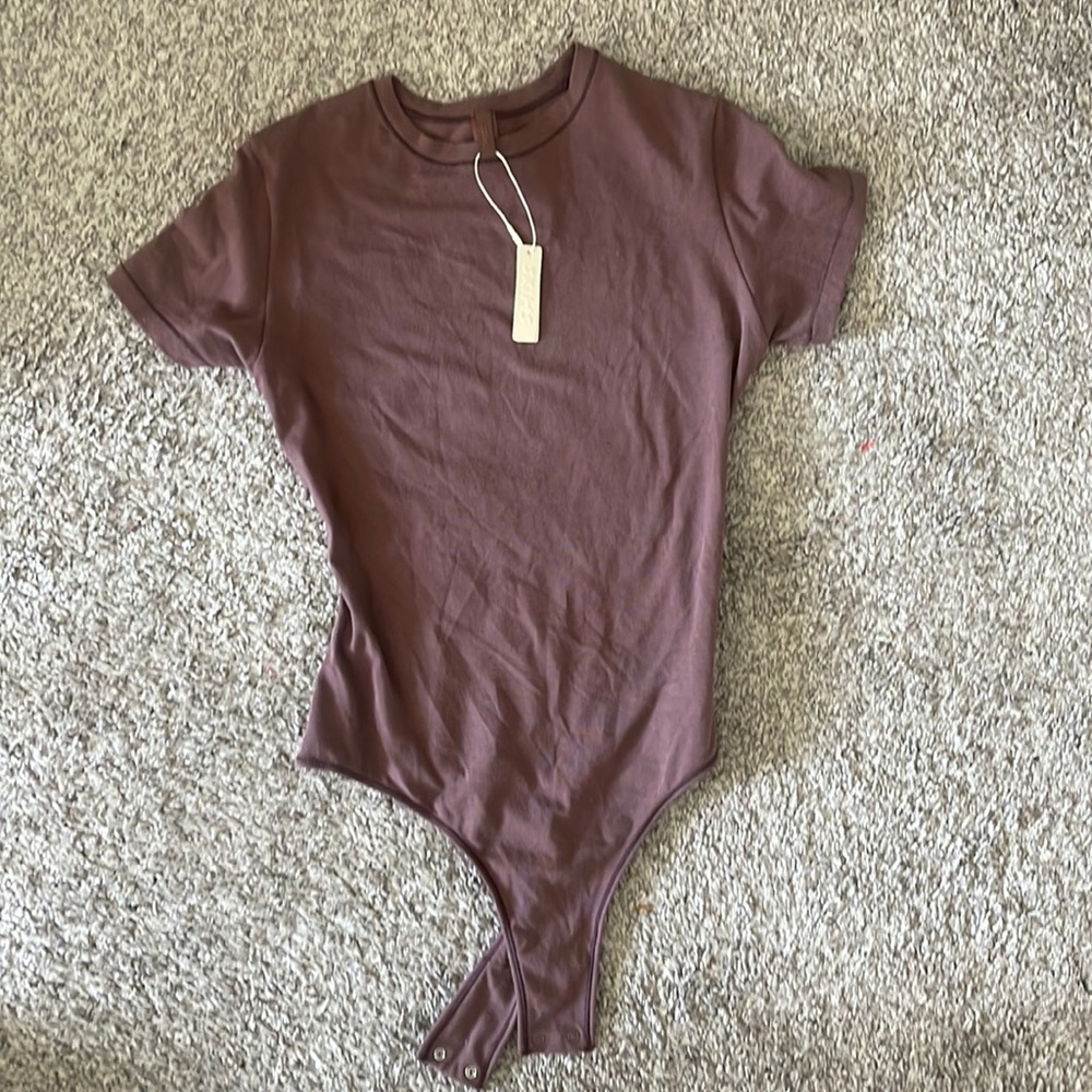 SKIMS jersey t shirt body suit